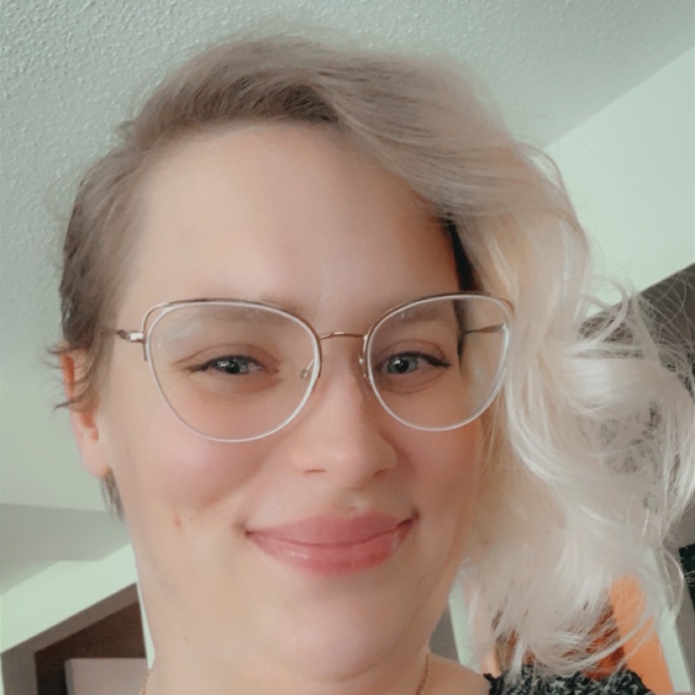 Meet your Posher, Emily